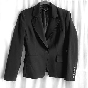 Anne Klein women's business suit jacket / blazer. Black. Size 4P